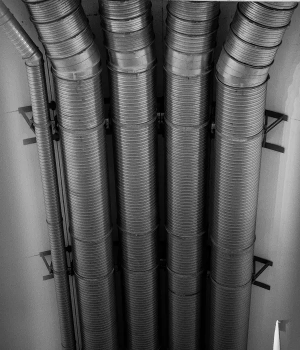 Rigid semi-flexible radial ductwork network for MVHR ventilation system